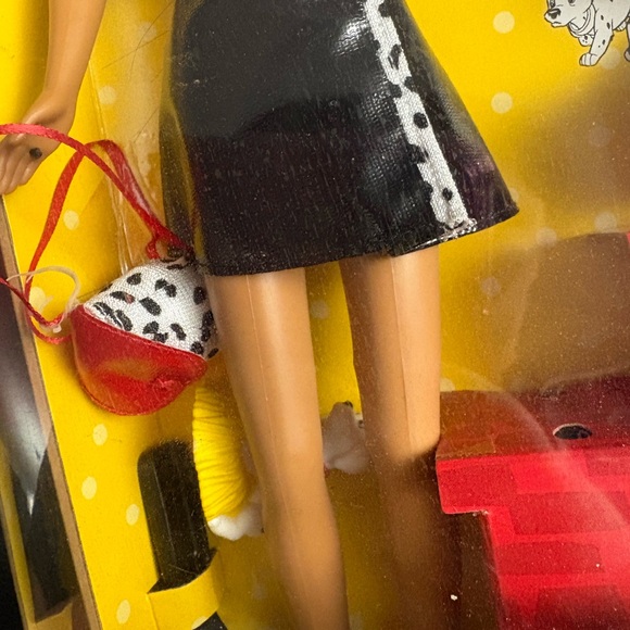 Barbie 101 Dalmatians Doll in Red and Black Outfit vintage 1998 NEW - Picture 4 of 7